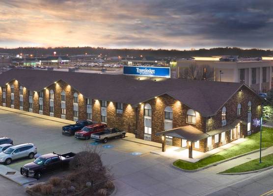 Travelodge by Wyndham Elkhart 1