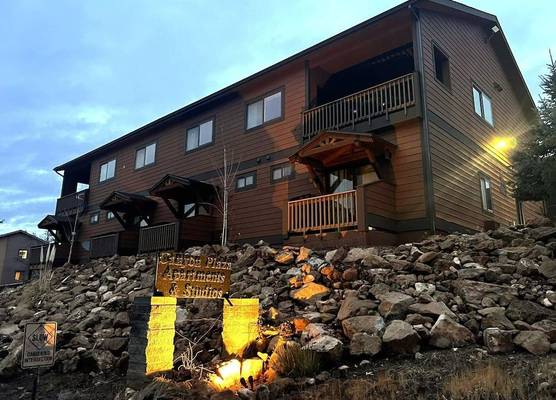 Canyon Plaza Premier Studios and Apts-South Rim 1