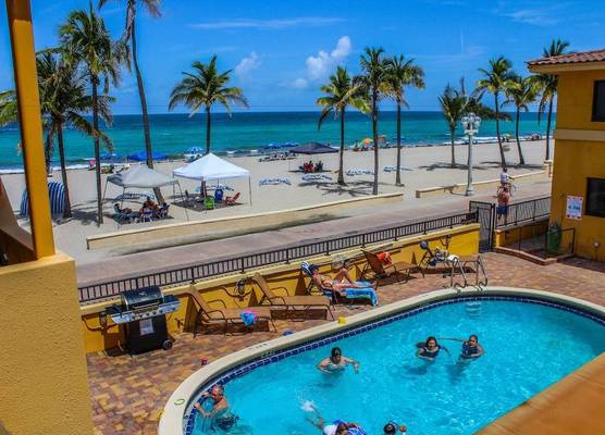 Hollywood Sands Resort 1