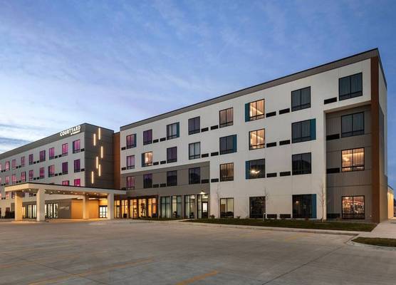 Courtyard by Marriott Bettendorf 1