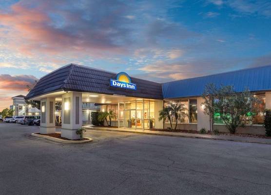 Days Inn by Wyndham Titusville Kennedy Space Center 1