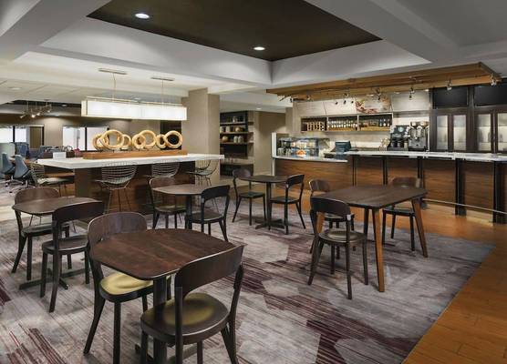 Courtyard by Marriott Chicago Bloomingdale 1