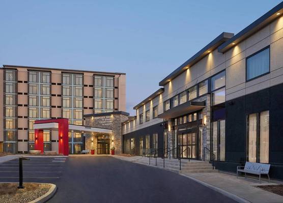 TownePlace Suites by Marriott Oshawa 1