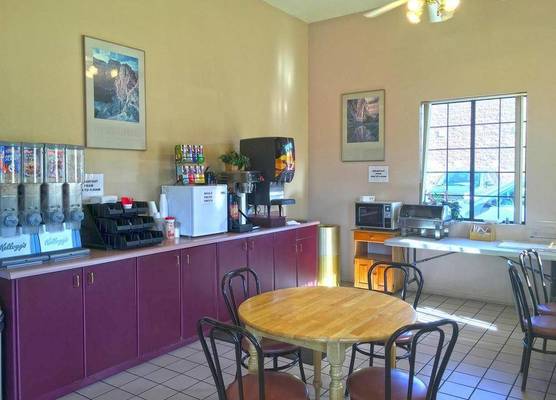 America's Best Inn & Suites St. George 1