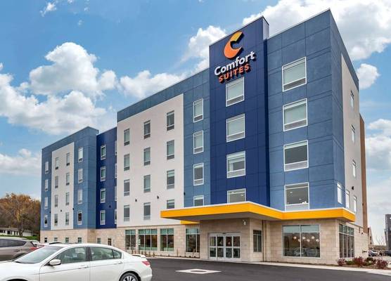 Comfort Suites Cottage Grove-Madison 1