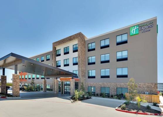 Holiday Inn Express & Suites FORT WORTH NORTH - NORTHLAKE by IHG 1