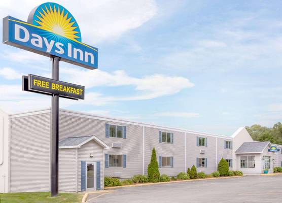 Days Inn by Wyndham Cedar Falls- University Plaza 1