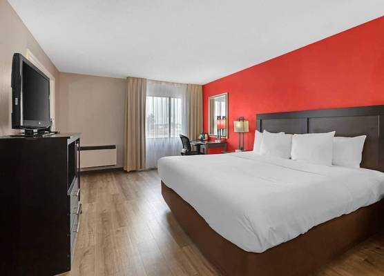 Quality Inn & Suites 5585 Ambler Drive Mississauga Ontario 1