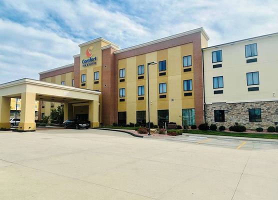 Comfort Inn & Suites Shawnee - Kansas City 1