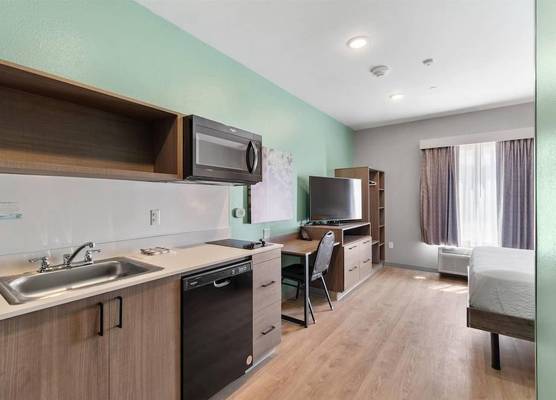 ECHO Suites Extended Stay by Wyndham Houston Katy West 1