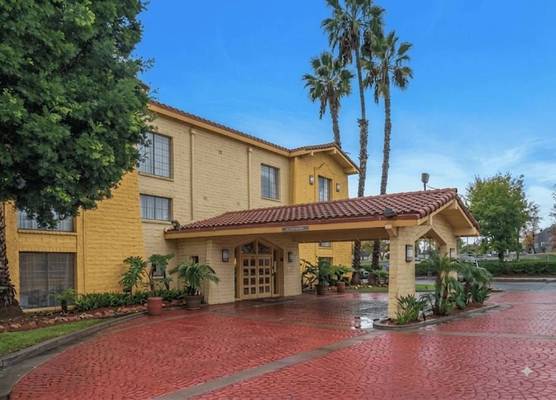 Days Inn by Wyndham San Diego Vista 1
