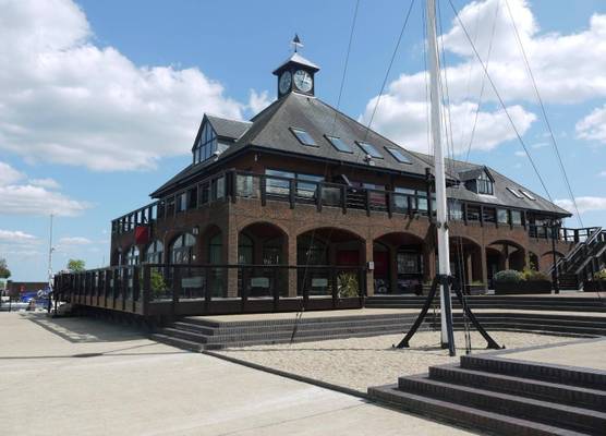 Boathouse Hotel 1