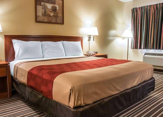 Econo Lodge Paw Paw 1