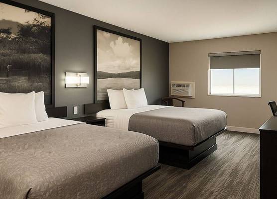 Super 8 by Wyndham Higginsville 1