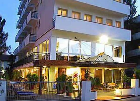 Hotel B&B Montecarlo 1