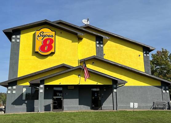 Super 8 by Wyndham Marietta 1