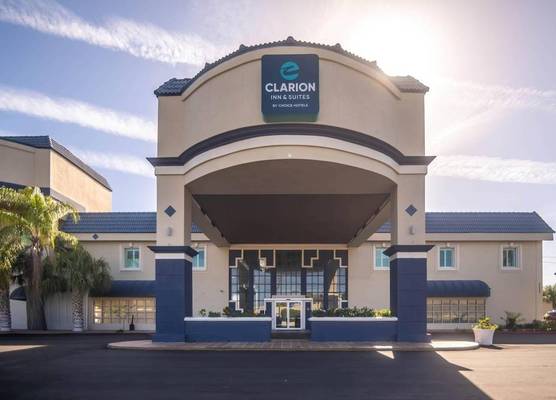 Clarion Inn & Suites Central Clearwater Beach 1