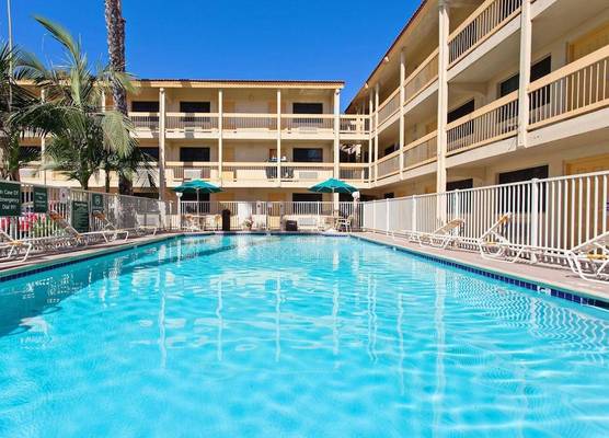 La Quinta Inn by Wyndham Costa Mesa Orange County 1