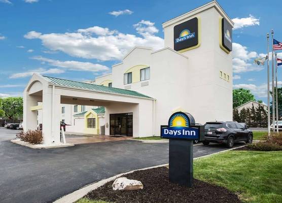 Days Inn by Wyndham Blue Springs 1