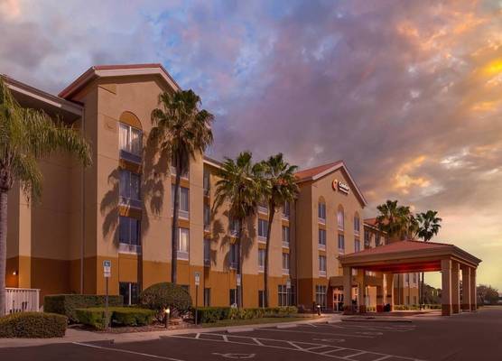 Comfort Inn & Suites Orlando North 1