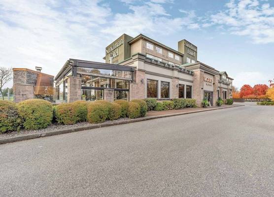 Sandman Hotel & Suites Vancouver Airport 1