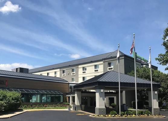 Holiday Inn & Suites CHICAGO-CAROL STREAM (WHEATON) by IHG 1