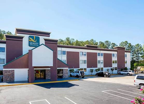 Quality Inn & Suites near Six Flags East 1