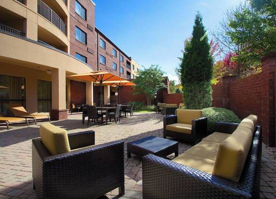 Courtyard Blacksburg 1