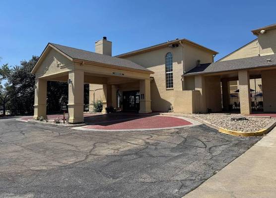 Days Inn by Wyndham Georgetown 1