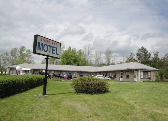 Jade Inn Motel 1