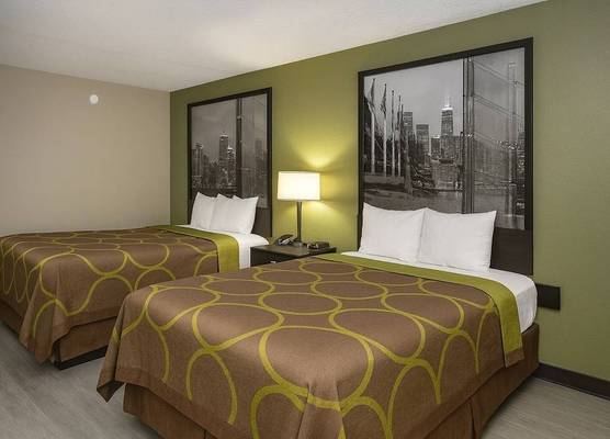 Super 8 by Wyndham Indianapolis South 1