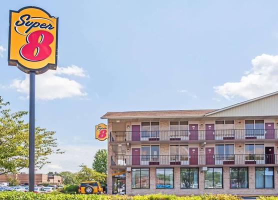 Super 8 by Wyndham Manassas 1