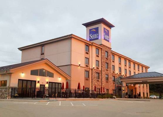 Sleep Inn & Suites Belmont - St. Clairsville 1