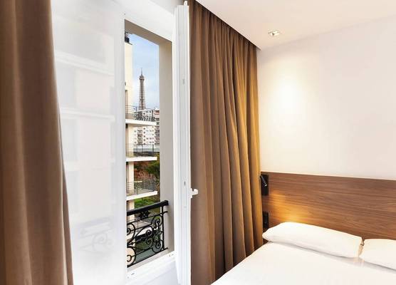 Les Suites Tour Eiffel 1