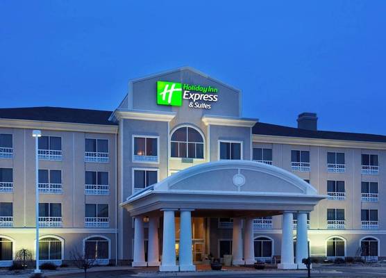 Holiday Inn Express & Suites ROCKFORD-LOVES PARK by IHG 1