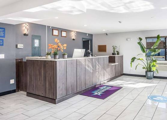 Americas Best Value Inn East Peoria 1
