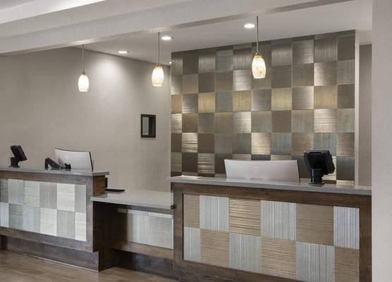 Best Western Plus College Station Inn & Suites 1