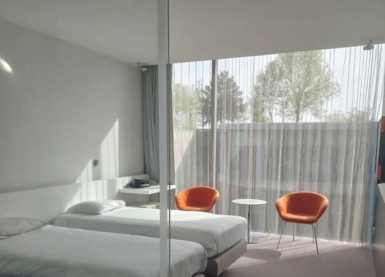 D-Hotel 1
