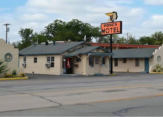 Ponca Motel 1