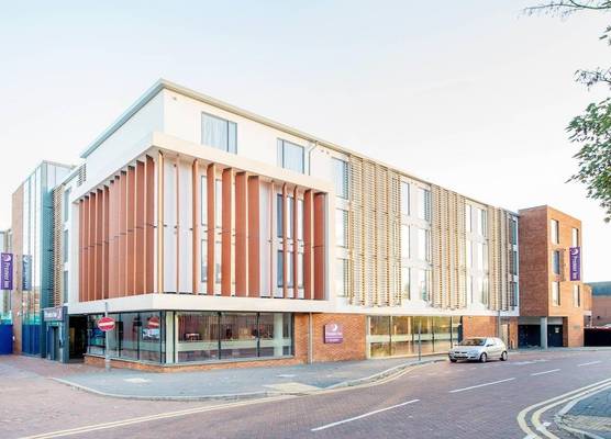 Premier Inn St Albans City Centre 1