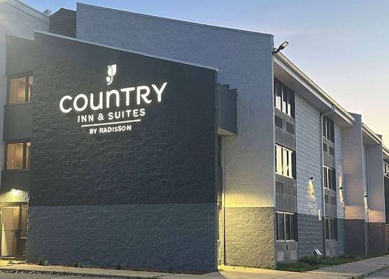 Country Inn & Suites by Radisson, Dunbar - Charleston 1