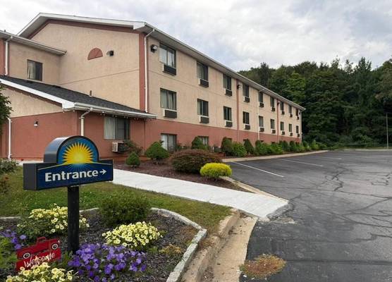 Days Inn by Wyndham Torrington 1