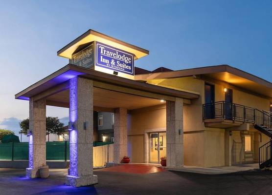 Travelodge by Wyndham New Braunfels 1