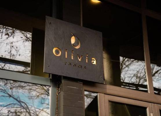 Olivia Rooms 1