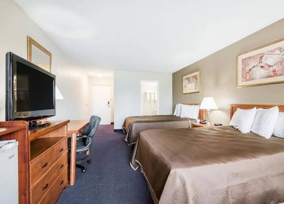 Red Carpet Inn 1