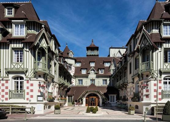 Hôtel Barrière Le Normandy 1