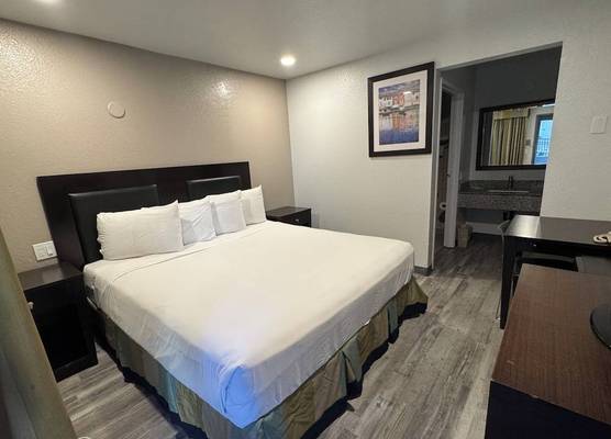 Travelodge by Wyndham Sacramento / Rancho Cordova 1