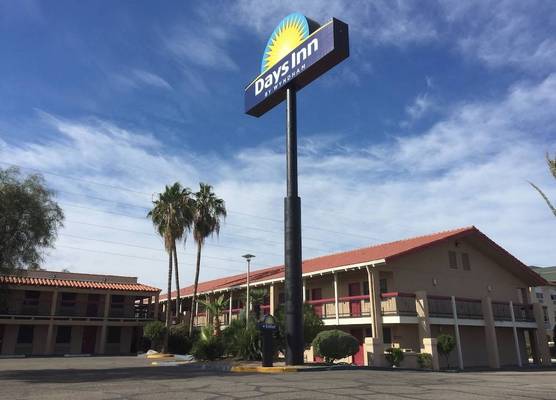Days Inn by Wyndham Tucson City Center 1