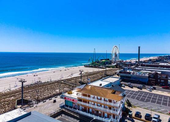Boardwalk Hotel Charlee & Beach House Rentals 1