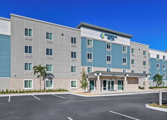 WoodSpring Suites Palm Springs - West Palm Beach 1